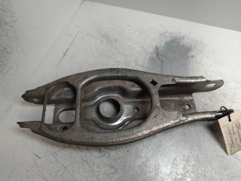 Recambio de brazo suspension inferior trasero derecho para bmw serie 1 berlina (e81/e87) 2.0 turbodiesel cat referencia OEM IAM 