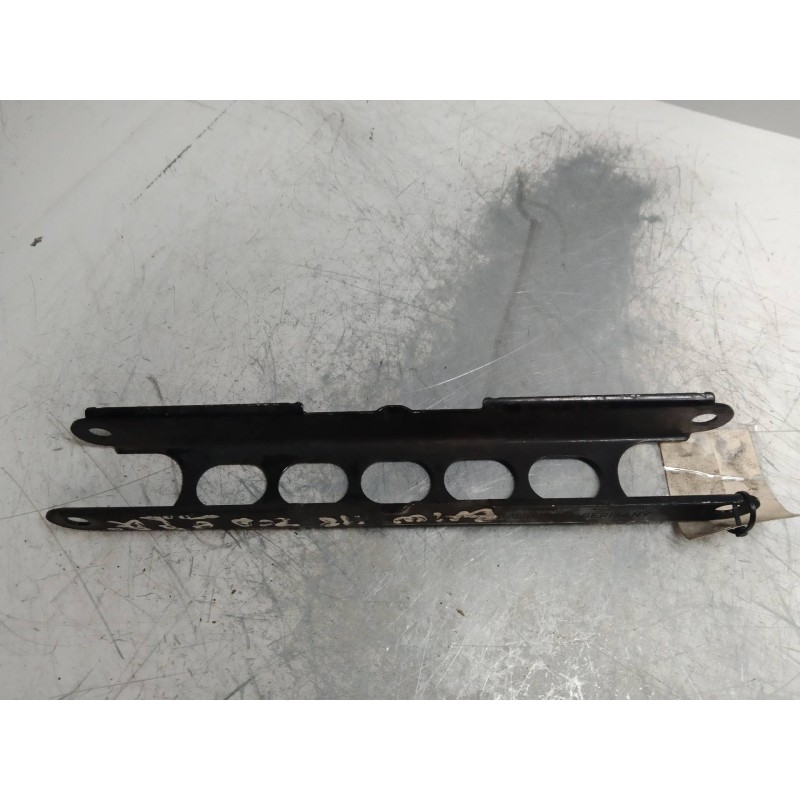 Recambio de tirante trasero derecho para bmw serie 1 berlina (e81/e87) 2.0 turbodiesel cat referencia OEM IAM   