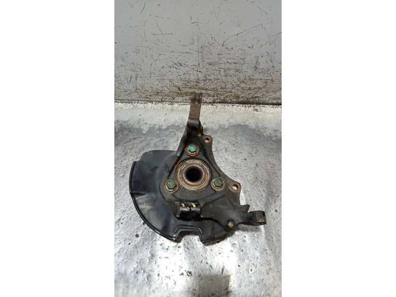 Recambio de mangueta delantera derecha para kia carnival ii 2.9 cdri executive referencia OEM IAM   