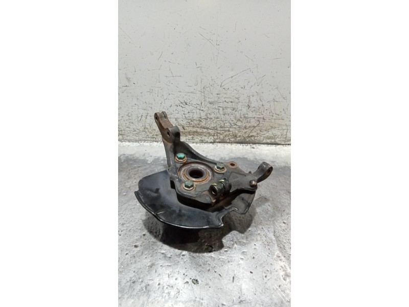 Recambio de mangueta delantera derecha para kia carnival ii 2.9 cdri executive referencia OEM IAM   