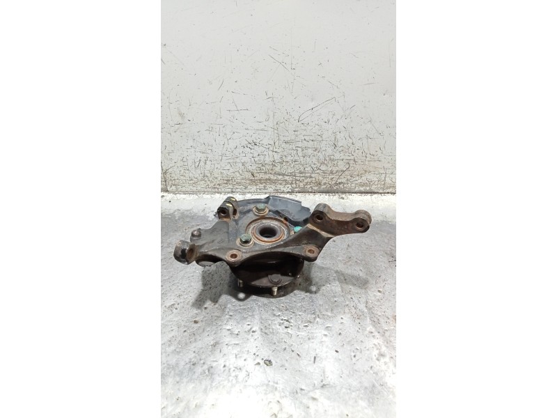 Recambio de mangueta delantera derecha para kia carnival ii 2.9 cdri executive referencia OEM IAM   