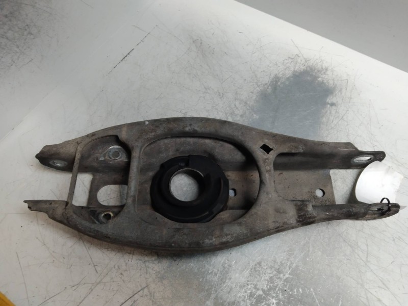 Recambio de brazo suspension inferior trasero izquierdo para bmw serie 3 coupe (e92) 320d referencia OEM IAM   