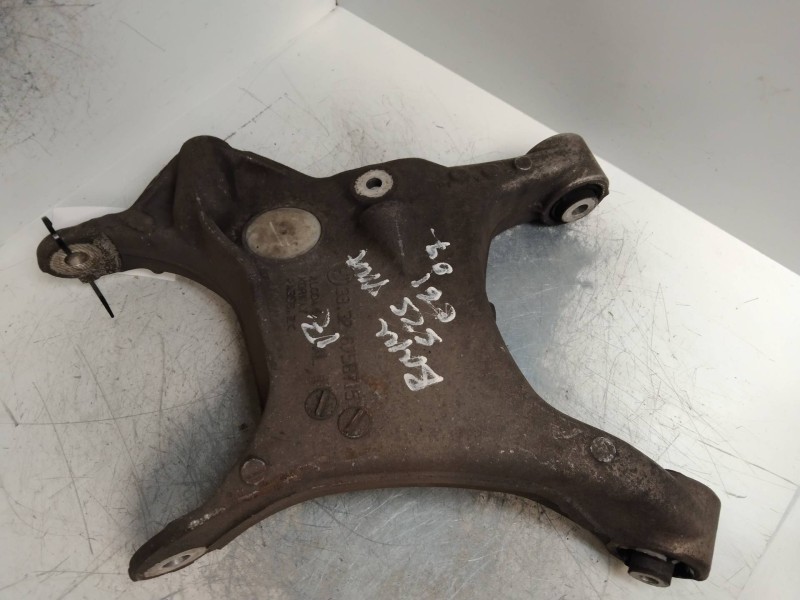 Recambio de brazo suspension inferior trasero izquierdo para bmw serie 5 touring (e61) 525d referencia OEM IAM 6758715  