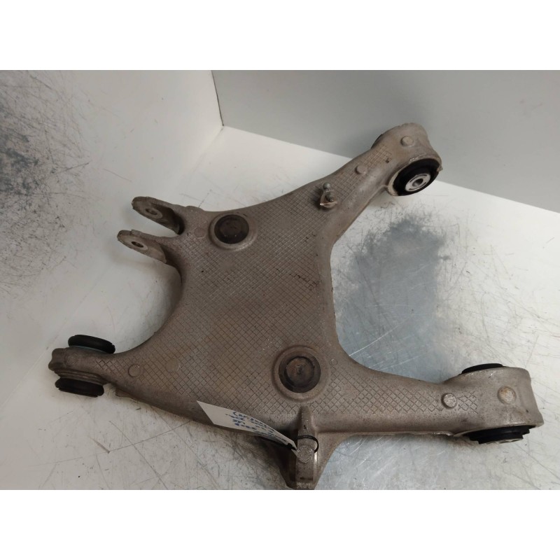 Recambio de brazo suspension inferior trasero izquierdo para bmw serie 5 lim. (f10) 520d referencia OEM IAM 6865899  