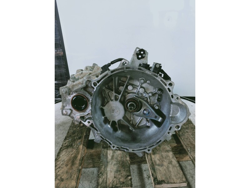 Recambio de caja cambios para kia carens ( ) business referencia OEM IAM WHW6C 415151 U6R1 6V
