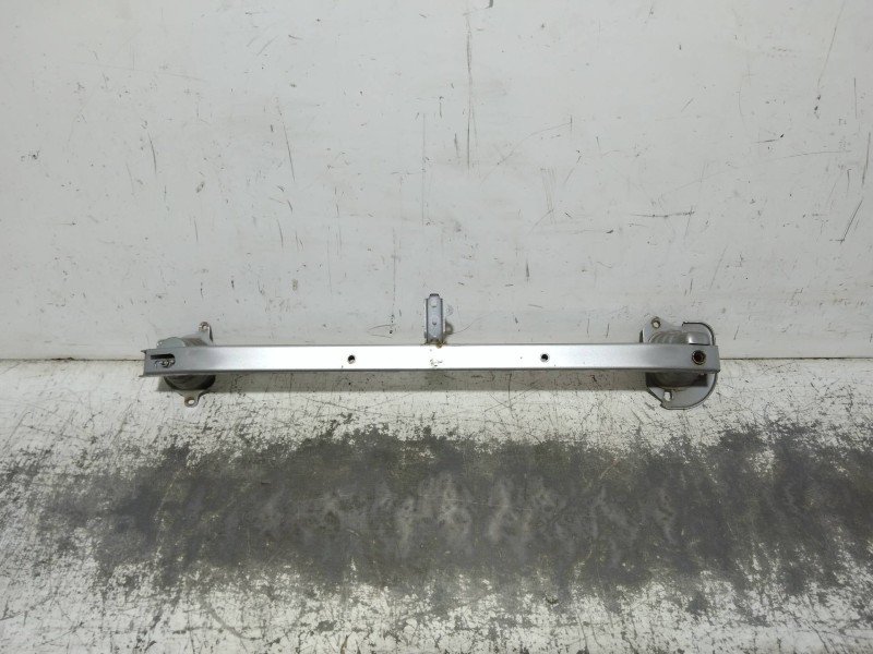 Recambio de refuerzo paragolpes delantero para kia carnival ii 2.9 cdri executive referencia OEM IAM   