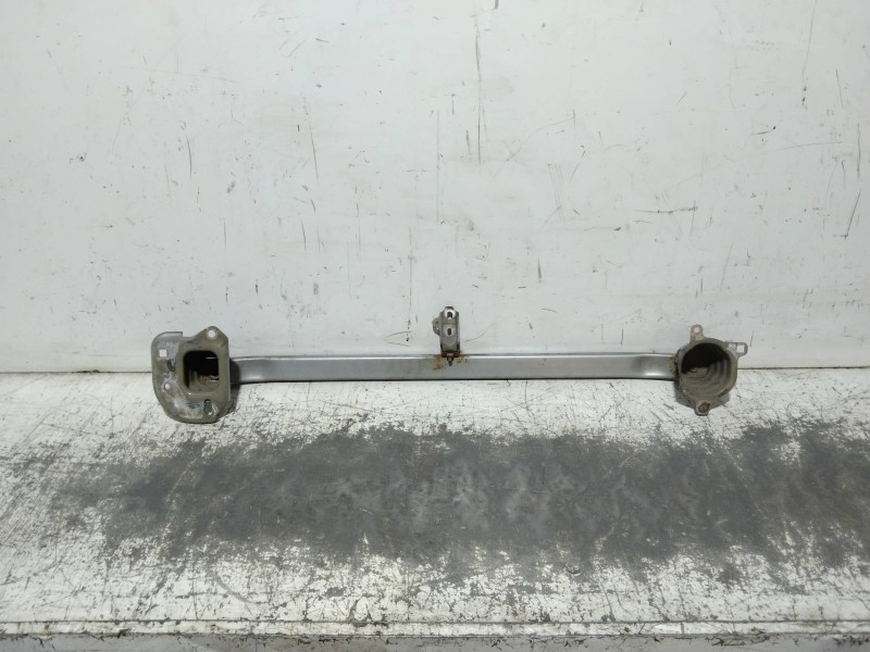 Recambio de refuerzo paragolpes delantero para kia carnival ii 2.9 cdri executive referencia OEM IAM   