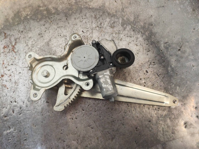 Recambio de elevalunas trasero izquierdo para lexus ct 200h referencia OEM IAM 8571075070 0620202460 