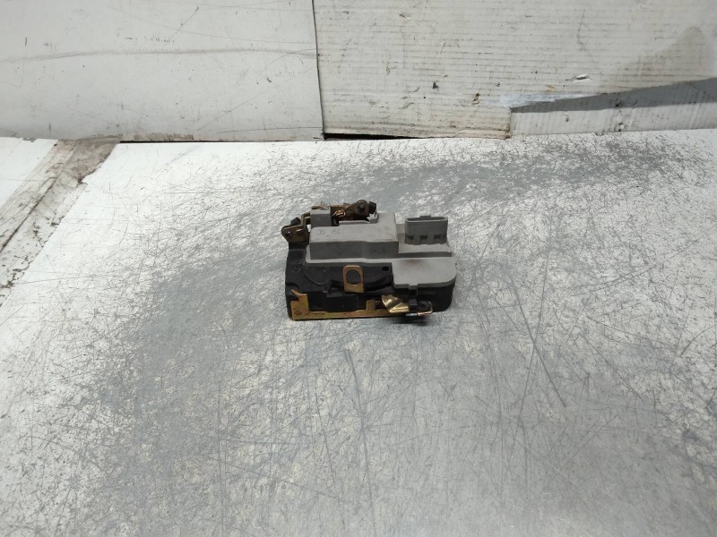 Recambio de motor cierre centralizado delantero izquierdo para peugeot 206 cc cc referencia OEM IAM   2P