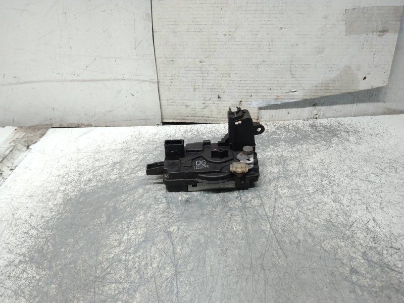 Recambio de motor cierre centralizado delantero derecho para opel astra h berlina cosmo referencia OEM IAM 13210749QG 5P 