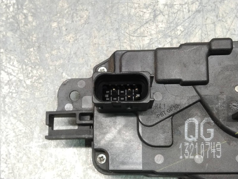 Recambio de motor cierre centralizado delantero derecho para opel astra h berlina cosmo referencia OEM IAM 13210749QG 5P 