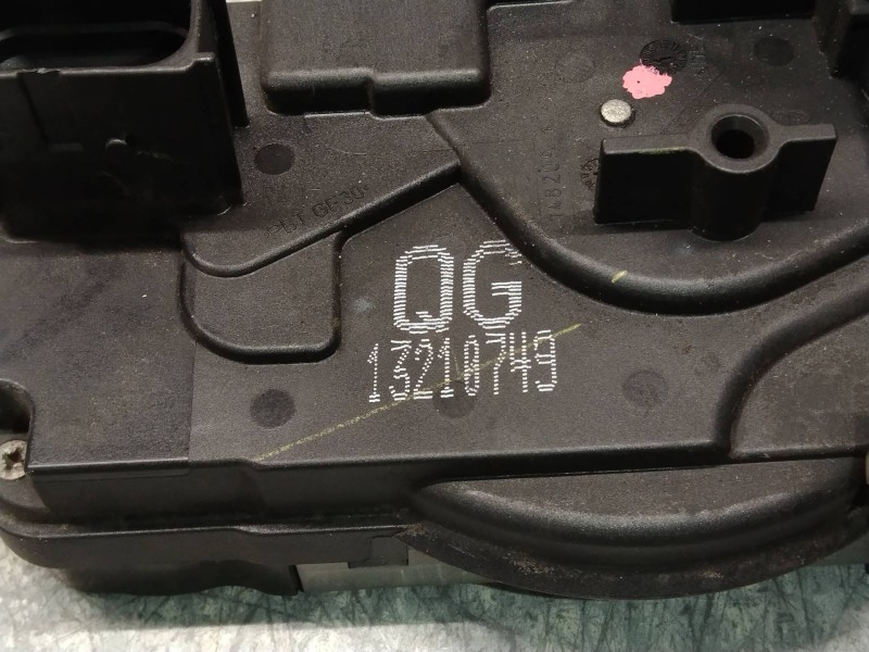 Recambio de motor cierre centralizado delantero derecho para opel astra h berlina cosmo referencia OEM IAM 13210749QG 5P 