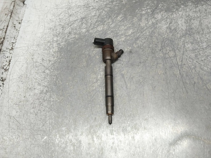 Recambio de inyector para kia cerato 1.6 crdi referencia OEM IAM 0445110256 338002A400 BOSCH