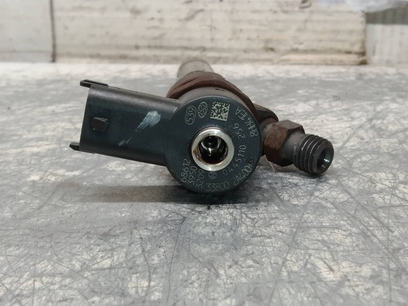 Recambio de inyector para kia cerato 1.6 crdi referencia OEM IAM 0445110256 338002A400 BOSCH