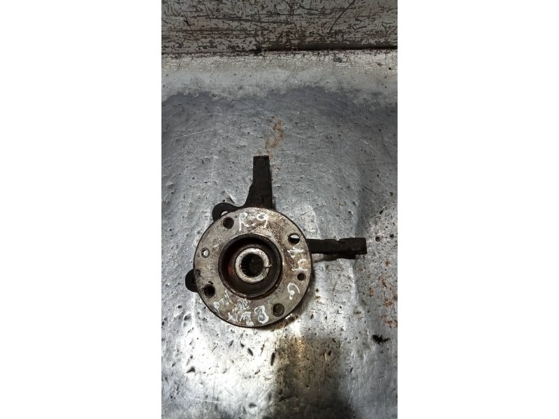 Recambio de mangueta delantera izquierda para renault 9 tse referencia OEM IAM   