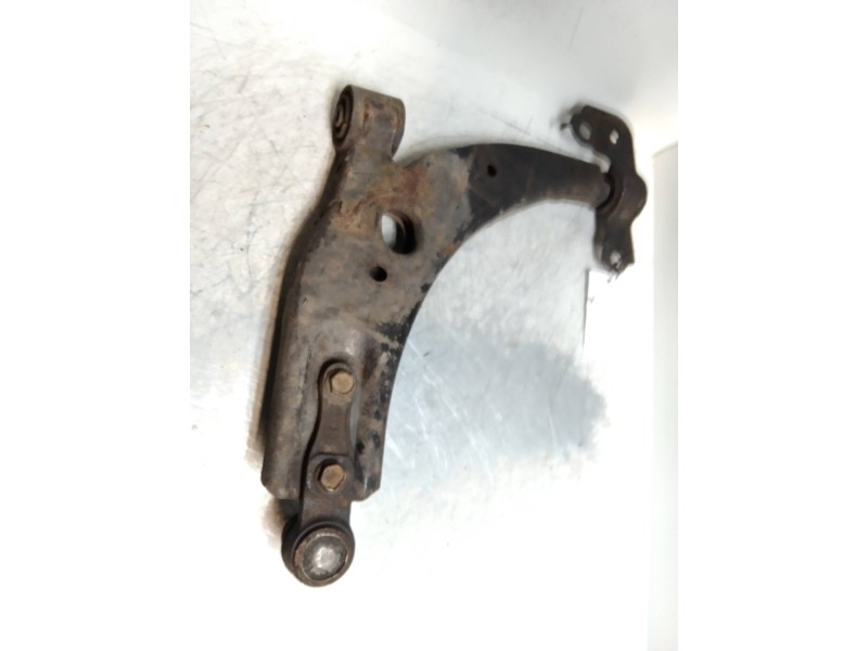 Recambio de brazo suspension inferior delantero derecho para kia carens 1.8 cat referencia OEM IAM   