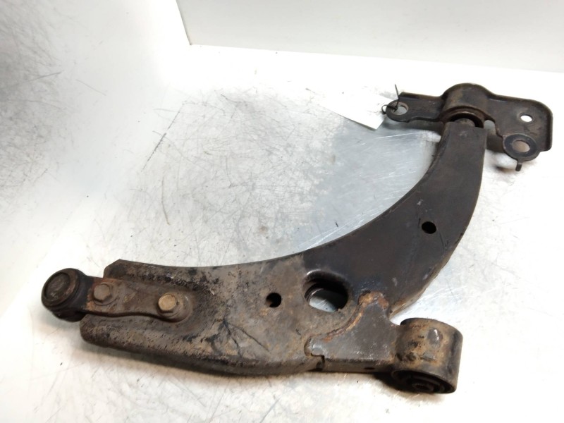 Recambio de brazo suspension inferior delantero izquierdo para kia carens 1.8 cat referencia OEM IAM   