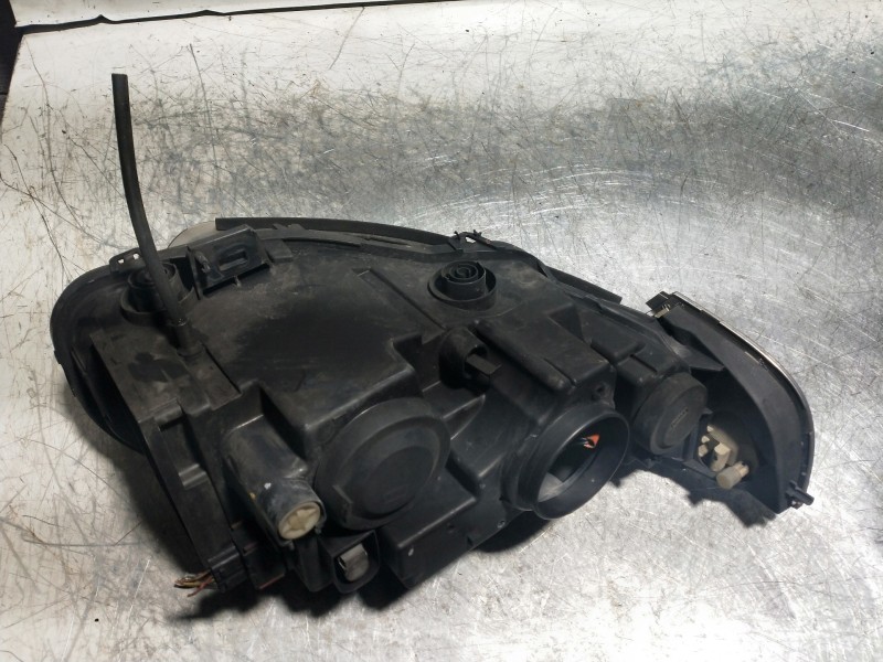 Recambio de faro izquierdo para saab 9-5 berlina 1.9 tid vector referencia OEM IAM   