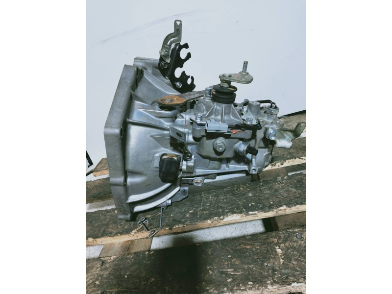 Recambio de caja cambios para citroen c1 city edition referencia OEM IAM 20TT57 3987461 5V