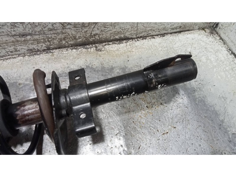 Recambio de amortiguador delantero izquierdo para renault scenic iii emotion referencia OEM IAM 8200362638A  