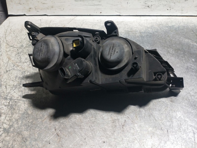 Recambio de faro izquierdo para toyota avensis berlina (t 22) 1.6 luna (5-ptas.) referencia OEM IAM   