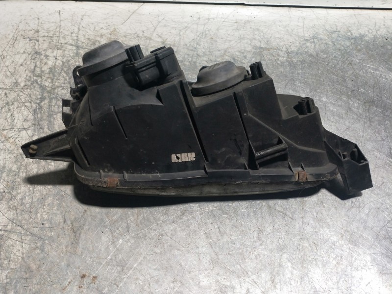 Recambio de faro izquierdo para toyota avensis berlina (t 22) 1.6 luna (5-ptas.) referencia OEM IAM   