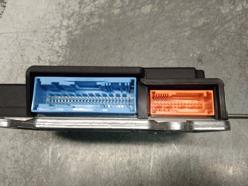 Recambio de centralita airbag para volvo v50 familiar 2.0 d kinetic referencia OEM IAM 30773401 00001393B6 