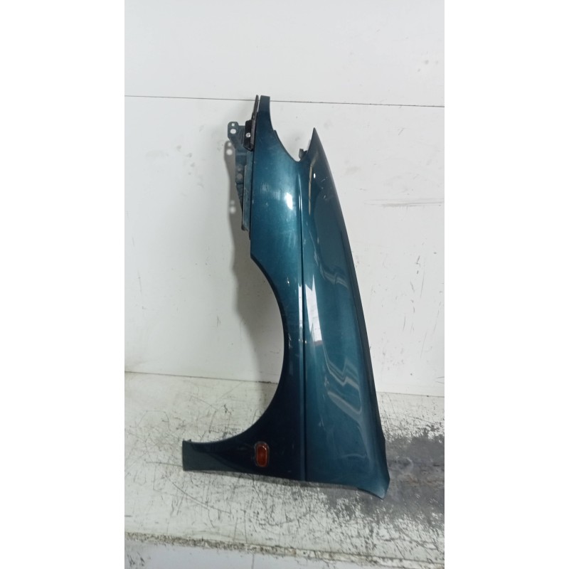 Recambio de aleta delantera izquierda para renault megane i classic (la0) 1.9 dti rn (laon) referencia OEM IAM   