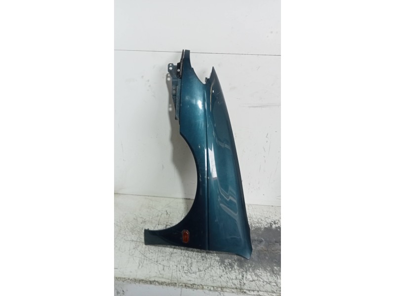 Recambio de aleta delantera izquierda para renault megane i classic (la0) 1.9 dti rn (laon) referencia OEM IAM   