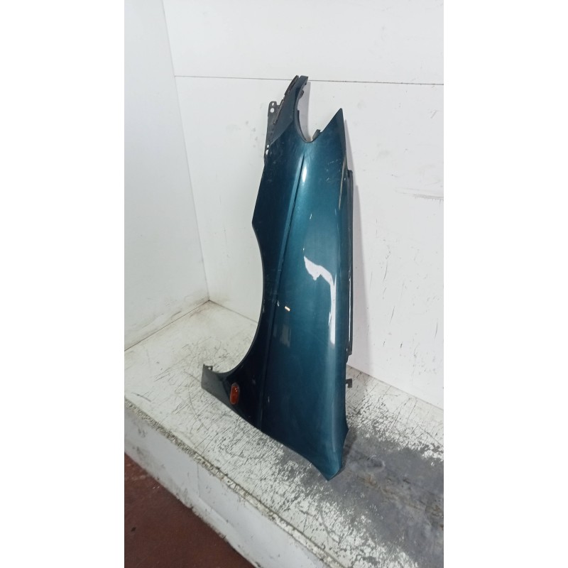 Recambio de aleta delantera izquierda para renault megane i classic (la0) 1.9 dti rn (laon) referencia OEM IAM   