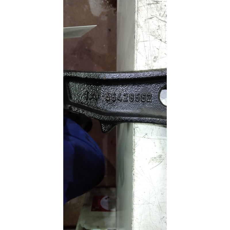 Recambio de brazo suspension inferior delantero derecho para fiat punto berlina (176) td 60 s referencia OEM IAM 46428562  