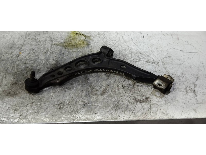 Recambio de brazo suspension inferior delantero izquierdo para fiat punto berlina (176) td 60 s referencia OEM IAM 46428561  