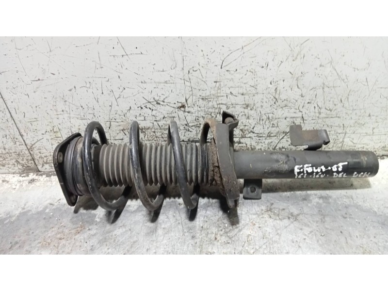 Recambio de amortiguador delantero derecho para ford focus berlina (cap) titanium referencia OEM IAM 4M5118045AA  