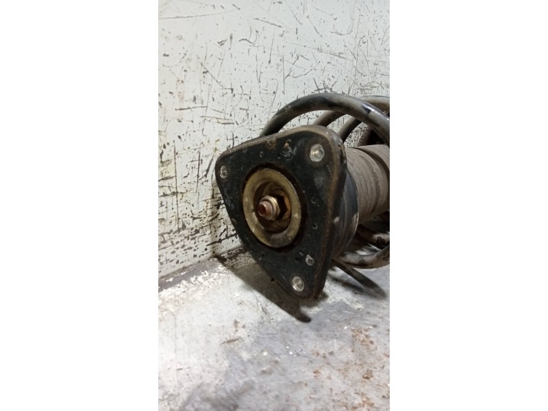 Recambio de amortiguador delantero derecho para ford focus berlina (cap) titanium referencia OEM IAM 4M5118045AA  