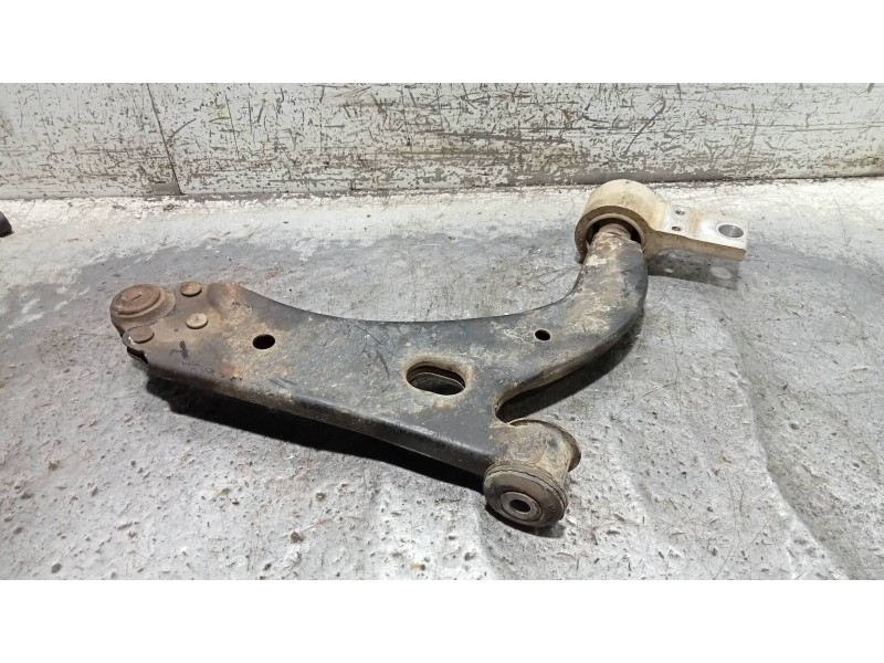 Recambio de brazo suspension inferior delantero izquierdo para ford fiesta (cbk) ambiente referencia OEM IAM   