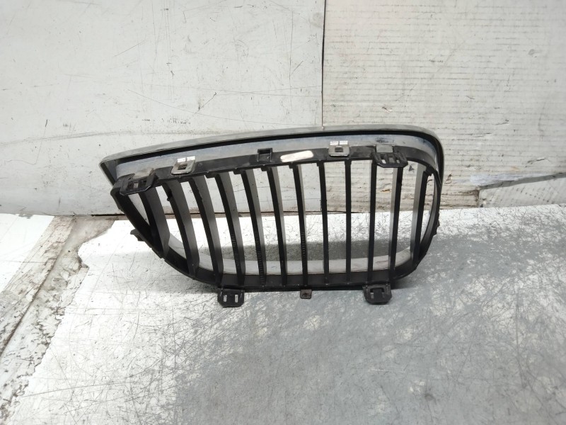 Recambio de rejilla delantera para bmw serie 1 berlina (e81/e87) 118d referencia OEM IAM   IZQUIERDA