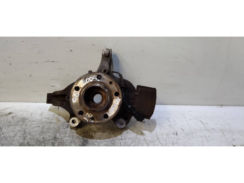 Recambio de mangueta delantera izquierda para renault laguna iii dynamique referencia OEM IAM 400150006R  