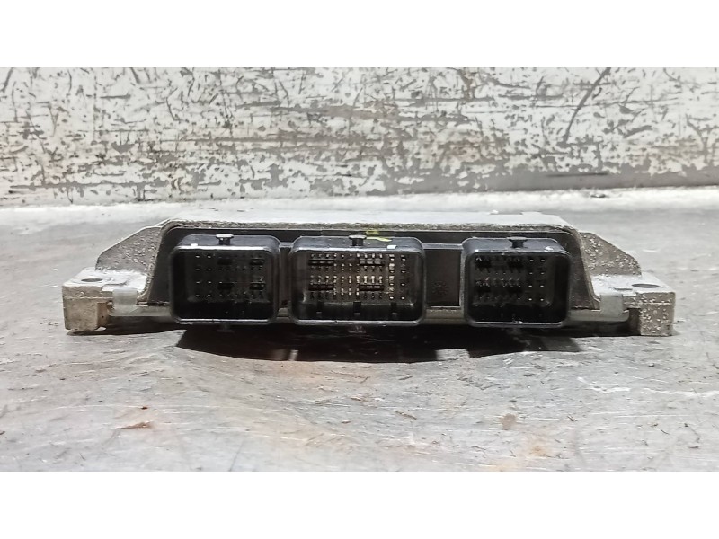 Recambio de centralita motor uce para renault modus confort expression referencia OEM IAM 8200414422 8200401568 S120200102B