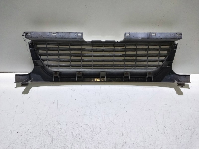 Recambio de rejilla delantera para tata safari 1.9 td referencia OEM IAM   