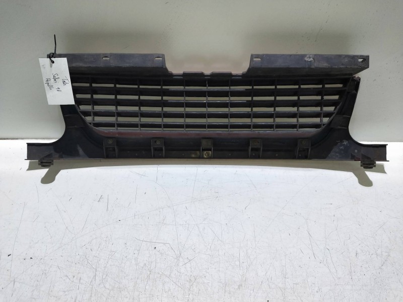 Recambio de rejilla delantera para tata safari 2.0 td referencia OEM IAM   