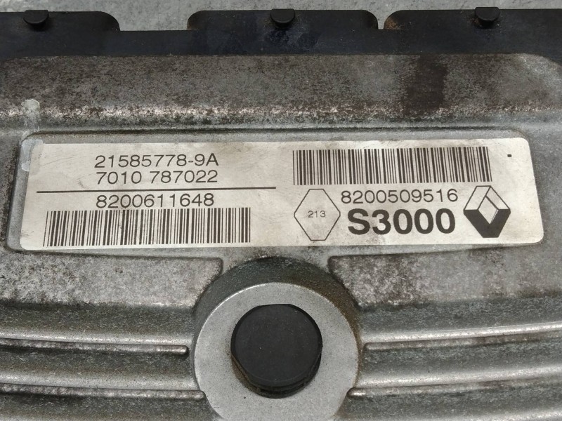 Recambio de centralita motor uce para renault scenic ii dynamique referencia OEM IAM 215857789A 8200611648 8200509516 S3000