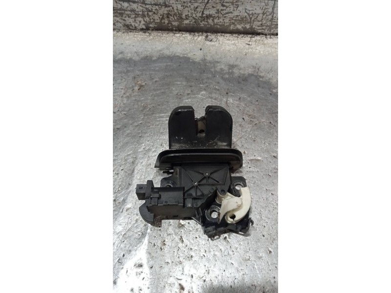Recambio de motor cierre centralizado porton para audi q7 (4l) 3.0 tdi referencia OEM IAM 8P4827505B  