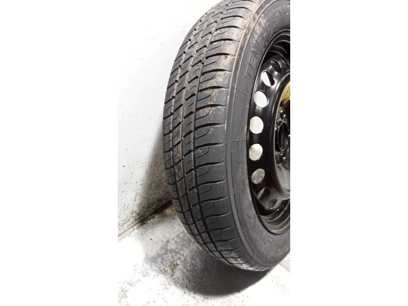 Recambio de neumatico repuesto para ford c-max titanium referencia OEM IAM  NEUMATICO 215/50/17
