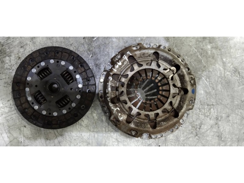 Recambio de kit embrague para toyota yaris (ncp1/nlp1/scp1) 1.3 cat referencia OEM IAM   