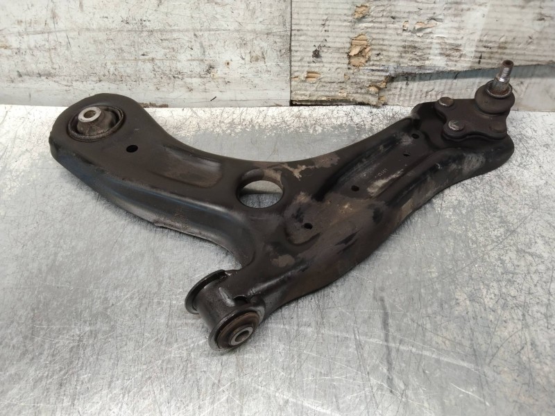 Recambio de brazo suspension inferior delantero izquierdo para audi a1 sportback (8xa) ambition referencia OEM IAM 6R0407151F  