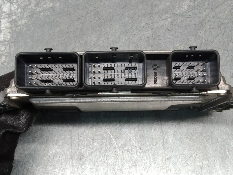 Recambio de centralita motor uce para renault megane ii berlina 5p expression referencia OEM IAM 215842882A  