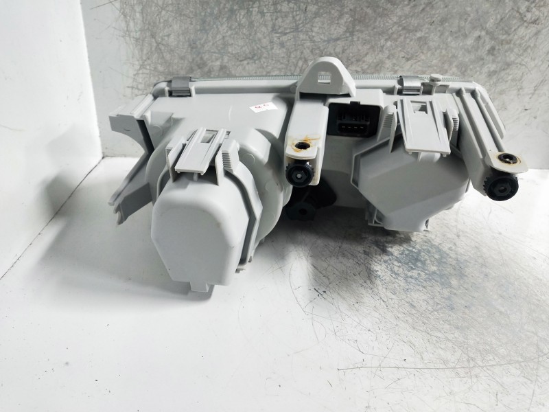 Recambio de faro izquierdo para alfa romeo 145 referencia OEM IAM   