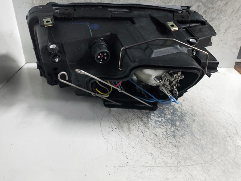 Recambio de faro derecho para audi a6 berlina (c4) referencia OEM IAM   