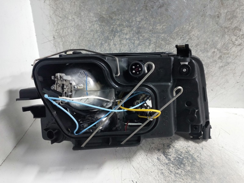 Recambio de faro izquierdo para audi a6 berlina (c4) referencia OEM IAM   