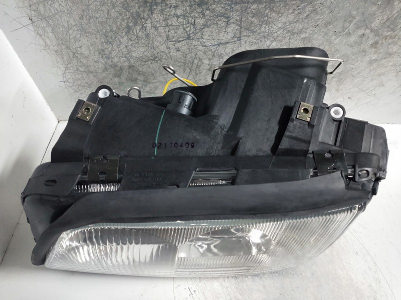 Recambio de faro izquierdo para audi a6 berlina (c4) referencia OEM IAM   